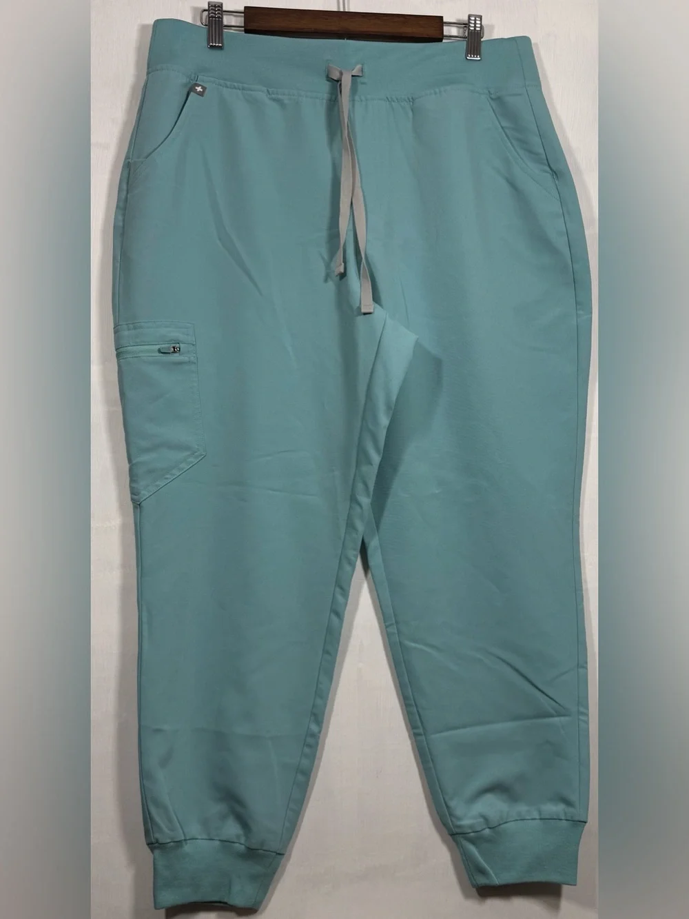 Figs Zamora Women’s Teal Jogger Scrubs with Utility Pocket - Picture 2 of 15